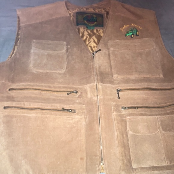 COPY - John Deere leather hunting vest - Picture 1 of 4